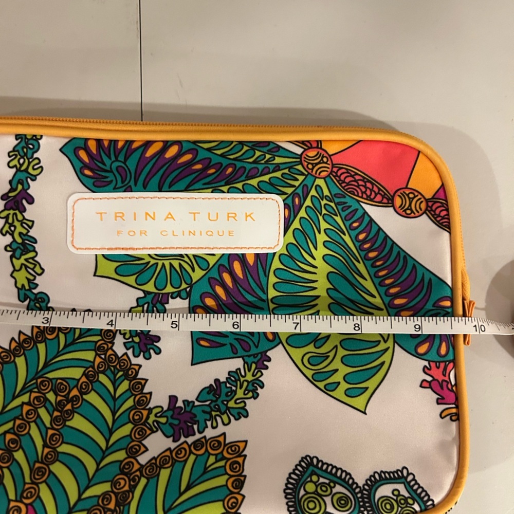 Clinique Tropical Leaf Print Pouch - Picture 4 of 4